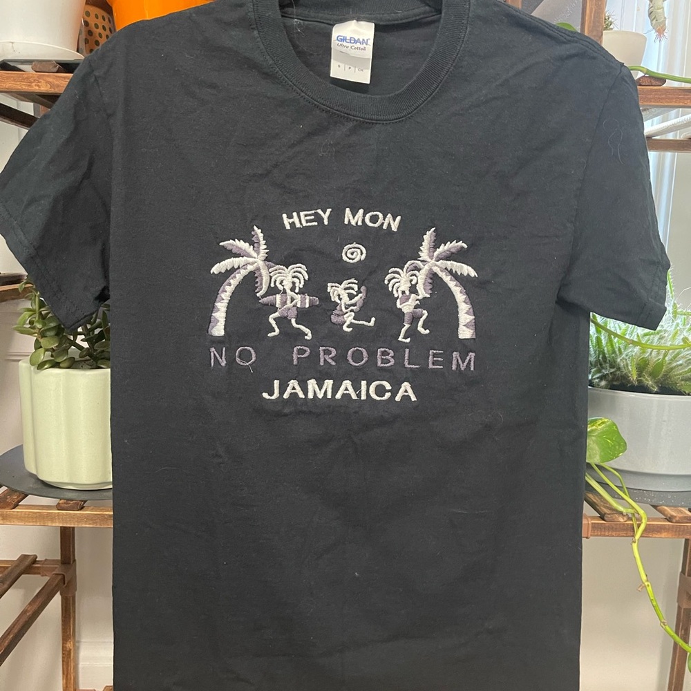 Gildan Black “Hey Mon” Graphic Tee